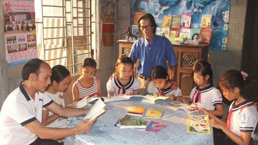 Farmer opens home library for community