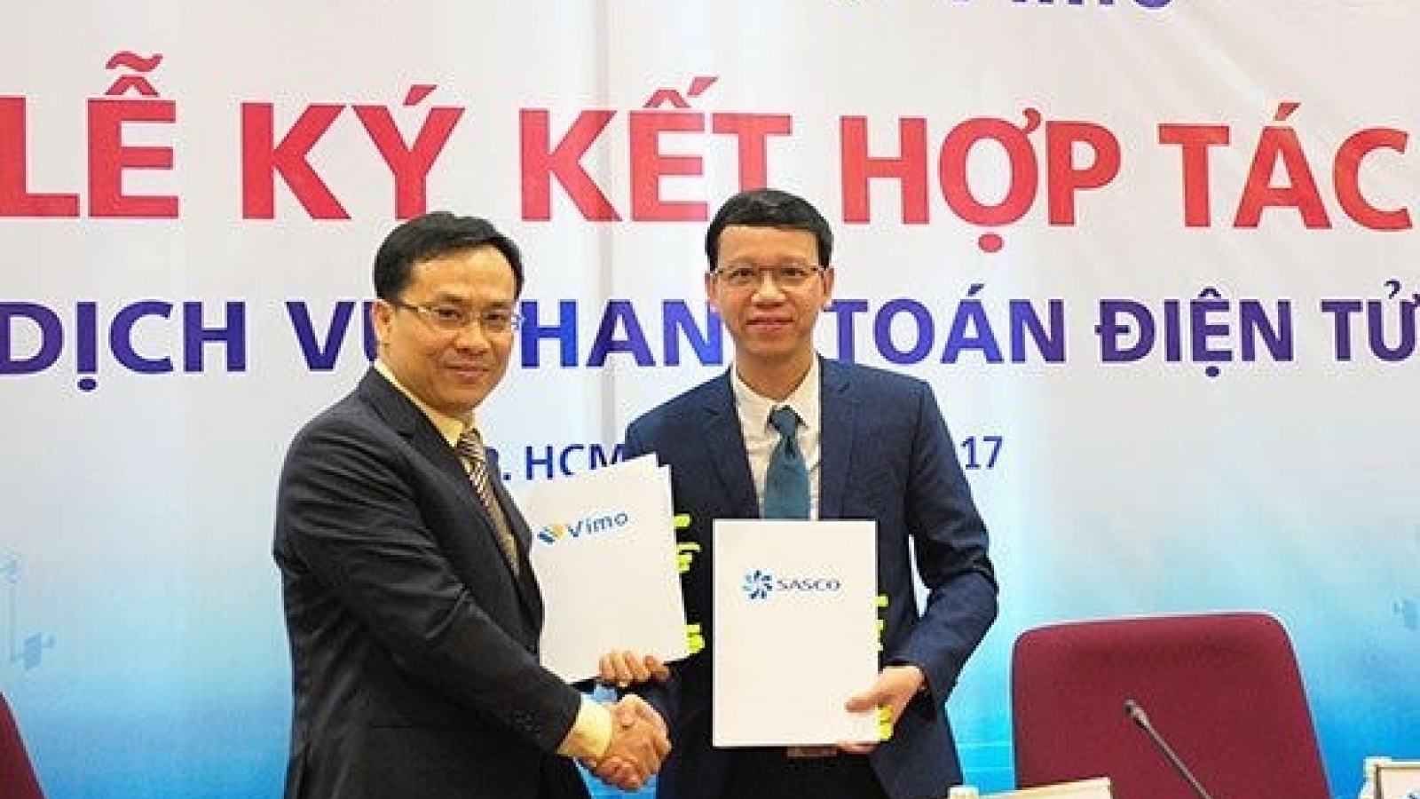 Travellers can pay by e-wallet at airport