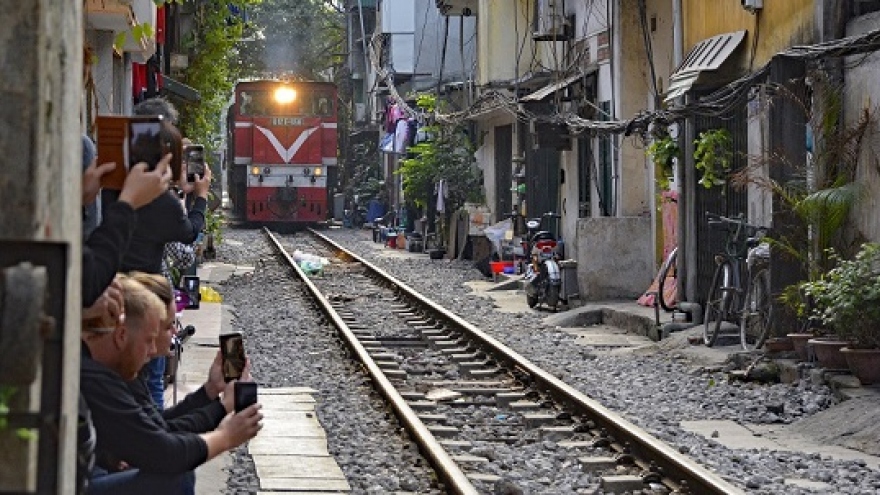 Hostels Worldwide lists 11 must-thing to do in Hanoi