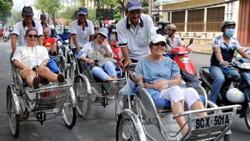 
        Thua Thien-Hue seminar looks to develop tourism workforce
                              