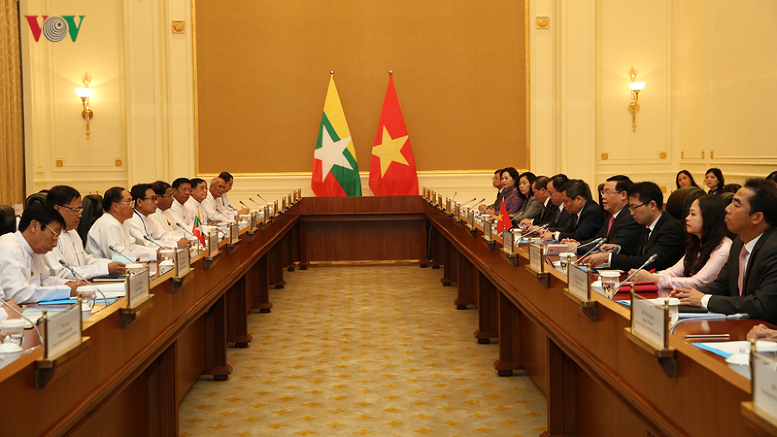Vietnam sticks importance to developing ties with Myanmar