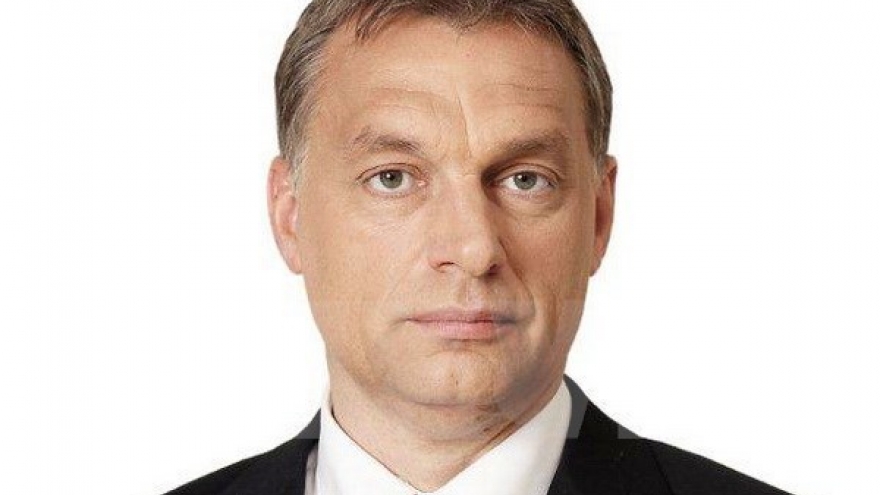 Hungarian PM starts official visit to Vietnam