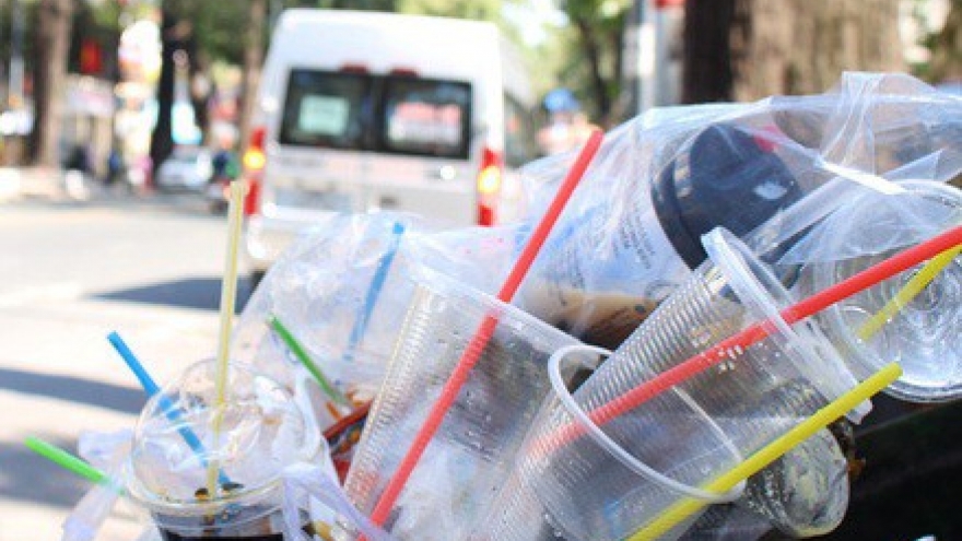 HCMC restricts single-use plastic in government offices