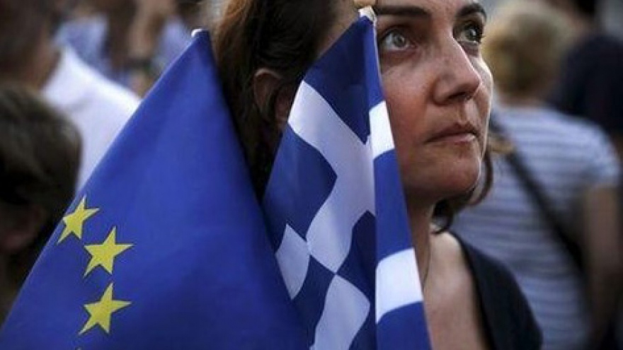 Greek PM Tsipras rallies Syriza backing before bailout vote