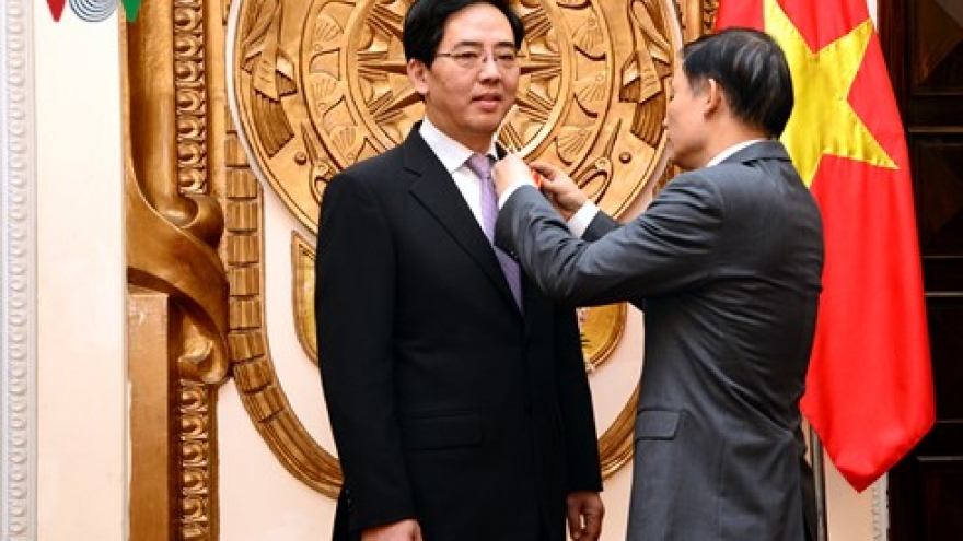 Vietnam’s Friendship Order bestowed upon Chinese Ambassador