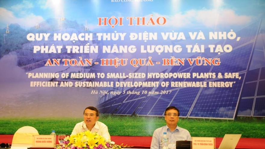 Workshop looks at obstacles in developing renewable energy