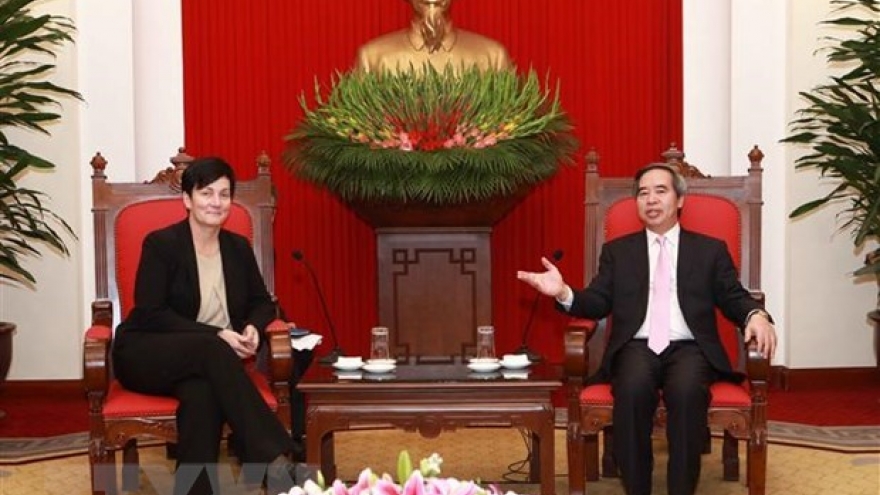 IFC, ADB pledge to continue support for Vietnam
