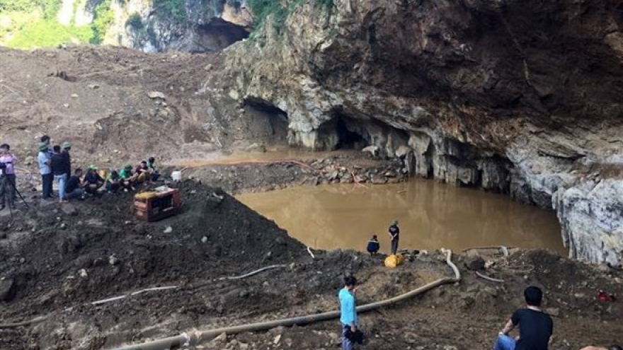 Owner of collapsed illegal gold mine in Hoa Binh arrested