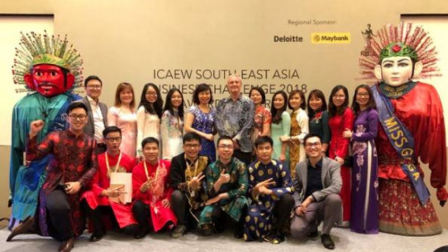 Vietnamese student wins second prize at ICAEW SEA 100 competition