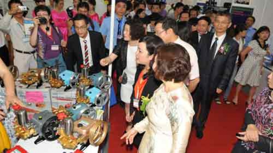 Largest Chinese trade fair opens in Hanoi