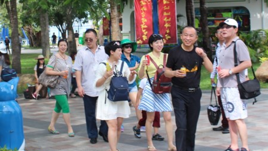 Record number of Chinese tourists visits Vietnam during Tet