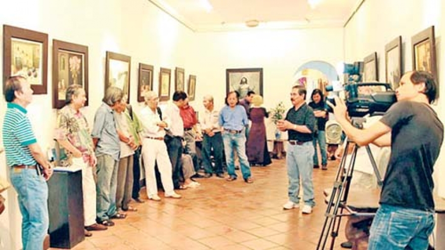 Bridging the gap between art and business