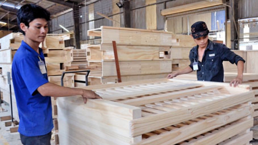 Wood exports off to a slow start for 2015