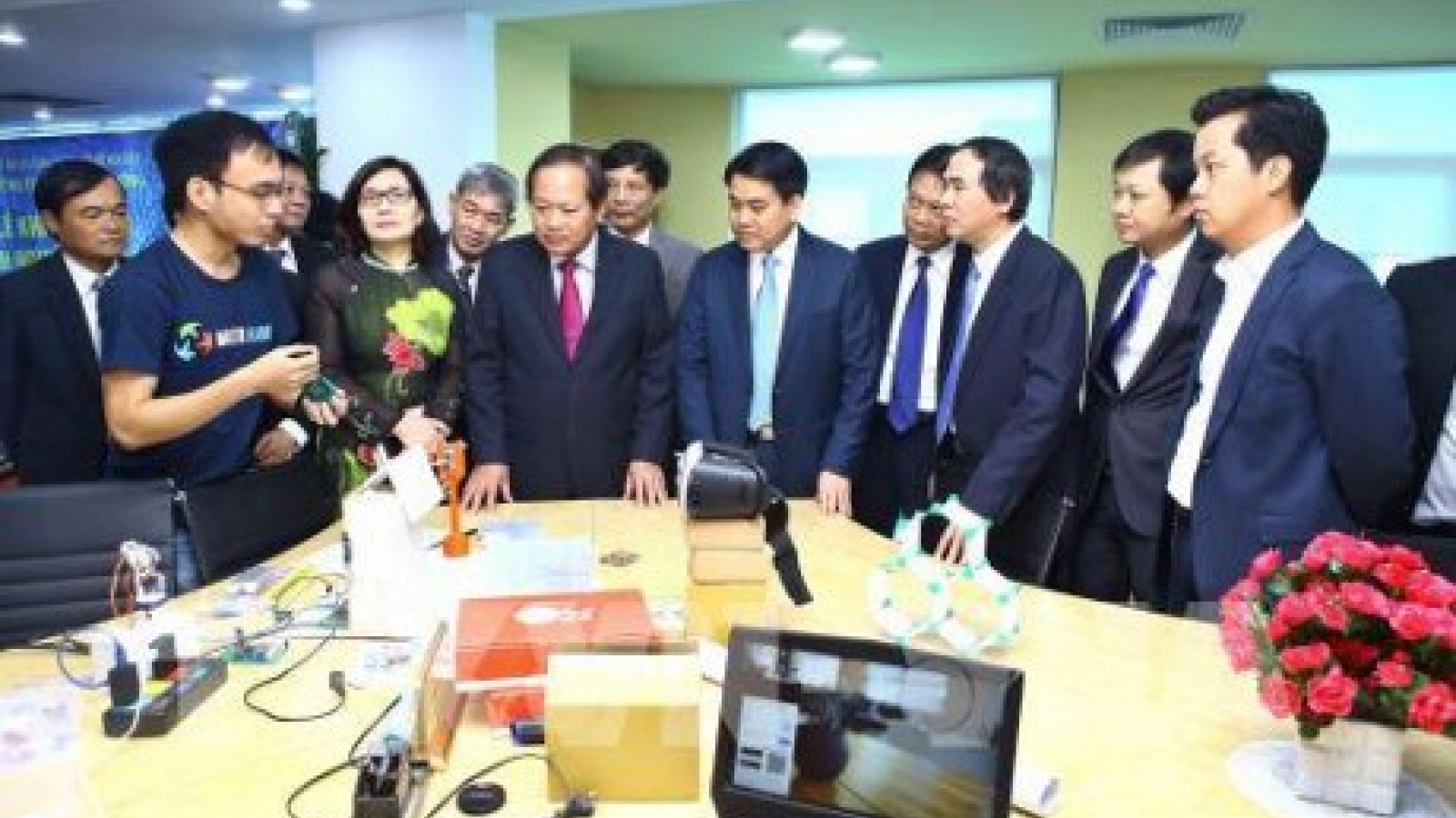 Hanoi innovative business incubator becomes operational