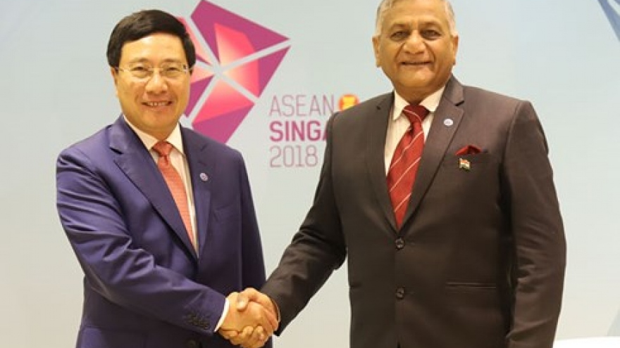 Vietnamese FM meets diplomats of India, Brunei, Philippines