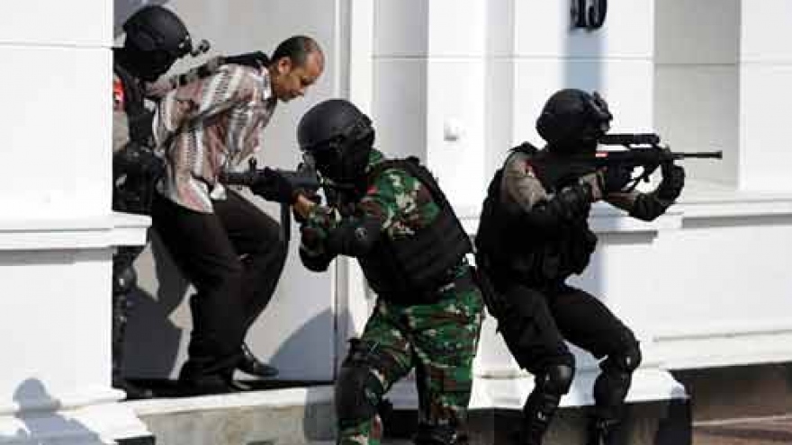 Australia warns of terror threat in Indonesia
