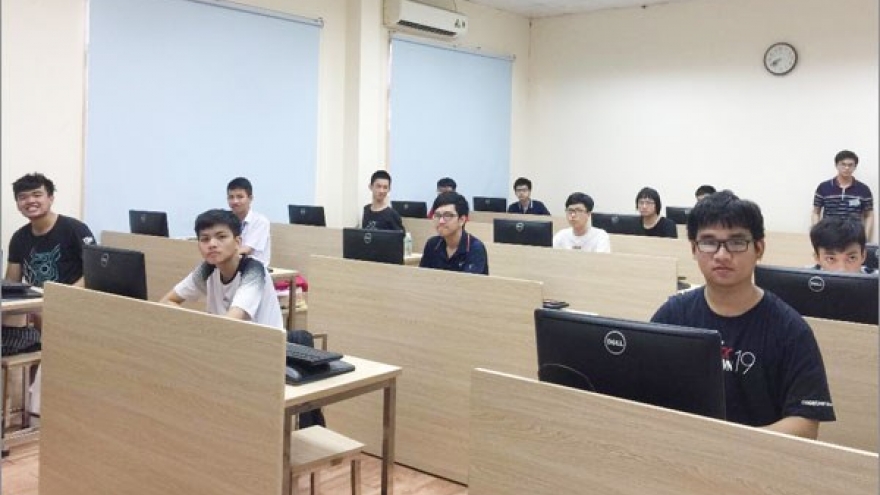 All 7 VNese students win silvers at Asian Informatics Olympiad