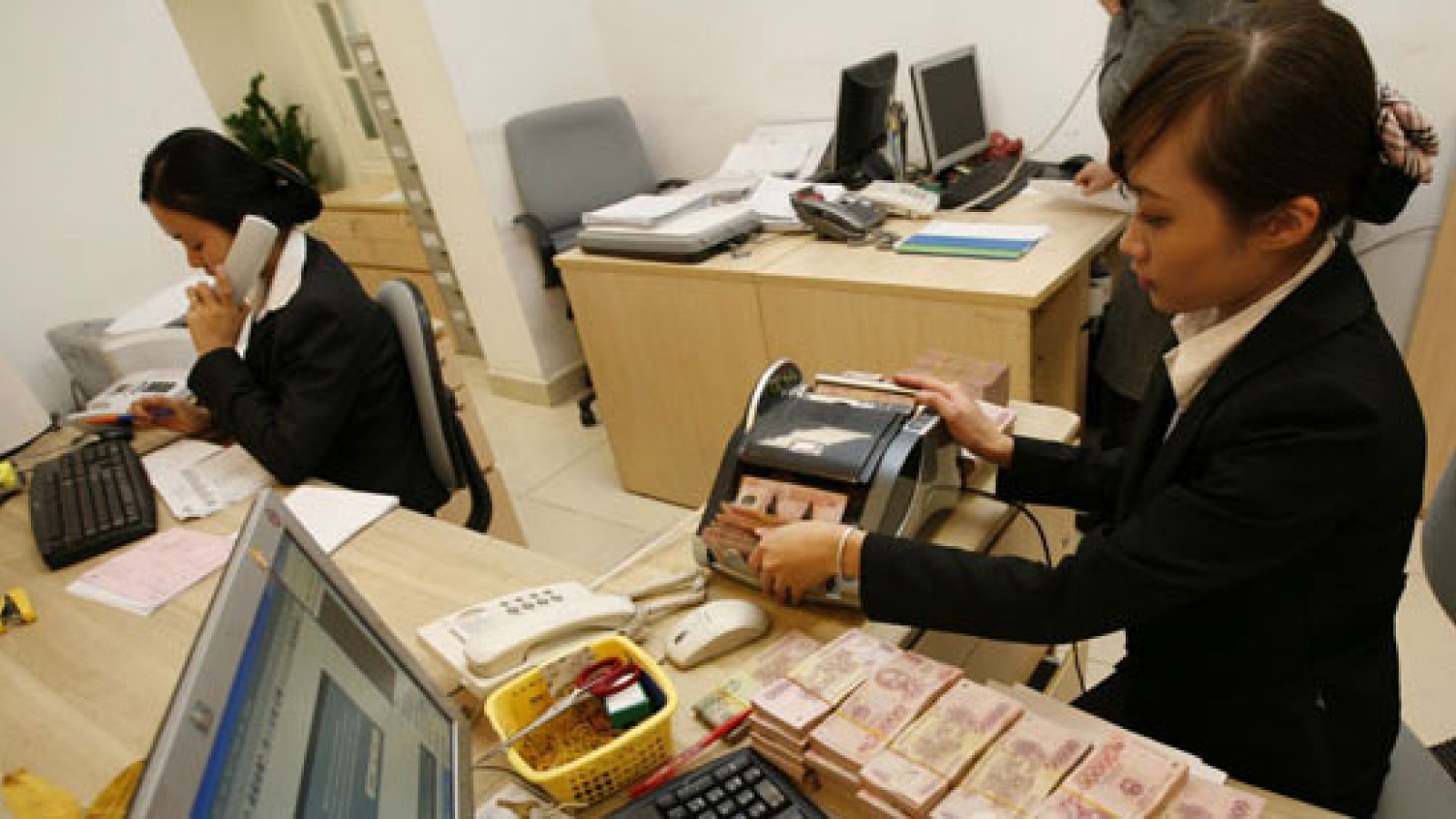 SBV to continue lowering deposit interest rates