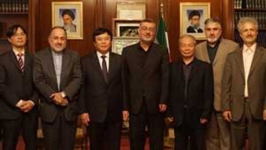
        Saudi Arabia, Iran say dispute won't affect Syria talks
                              