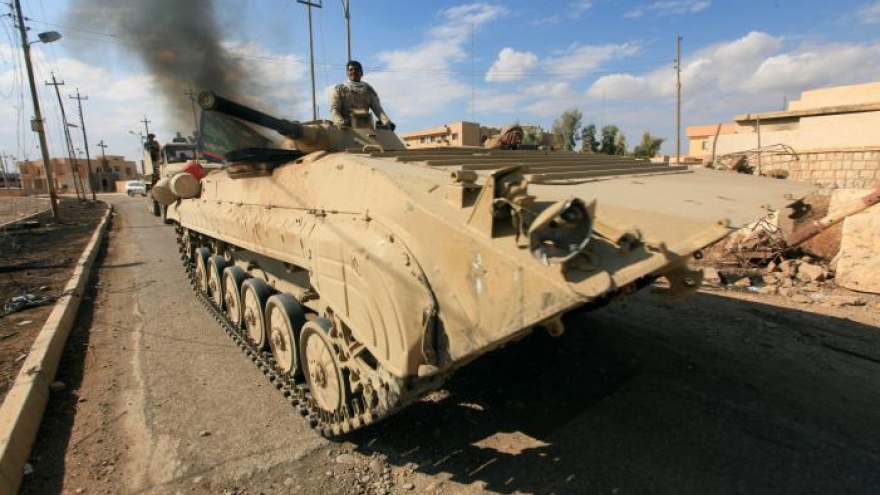 Iraqi forces advance on town where Islamic State accused of executions