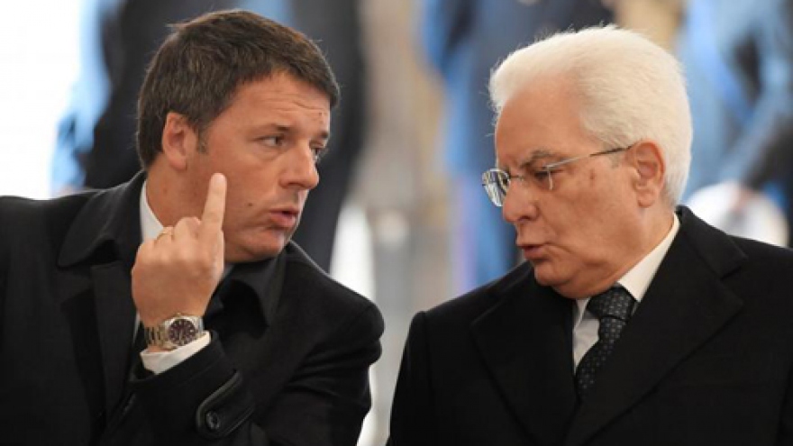 Italian PM Renzi resigns, president to consult with parties