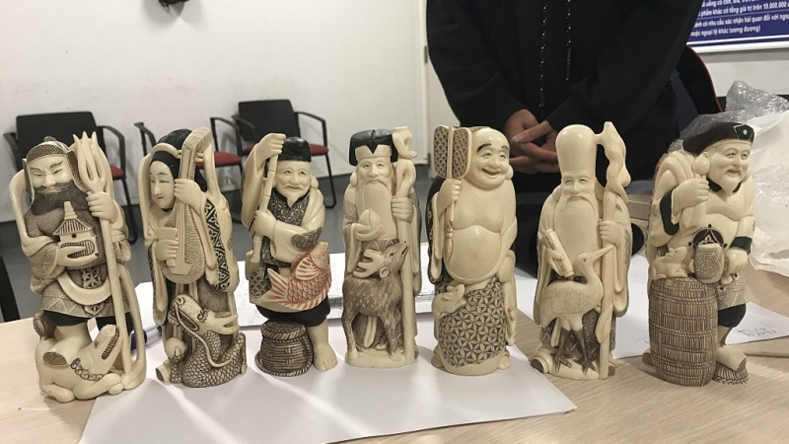 Rhino horns and ivory seized upon arrival at Vietnamese airport