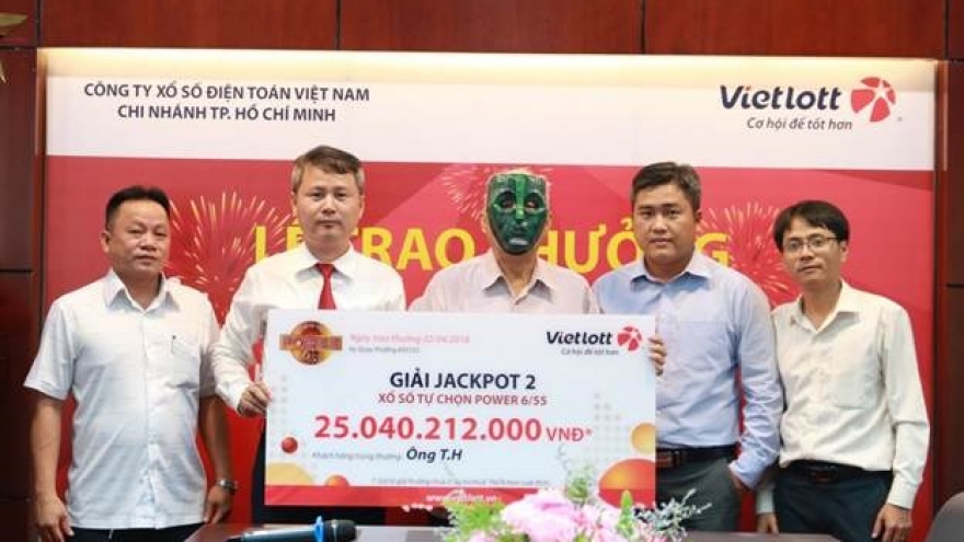 Vietlott unveils lucky jackpot winner in HCM City