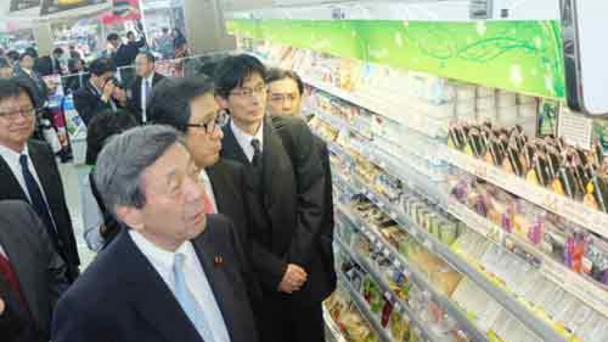 Japan to sell more goods via convenience stores