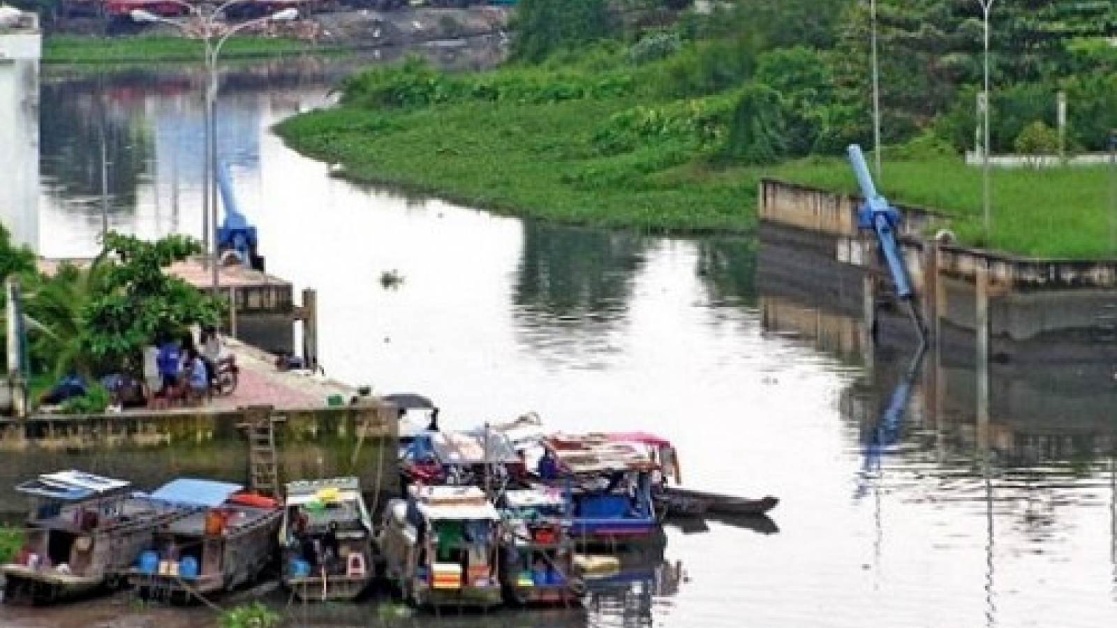 Japanese investors to revitalize polluted canal in HCM City