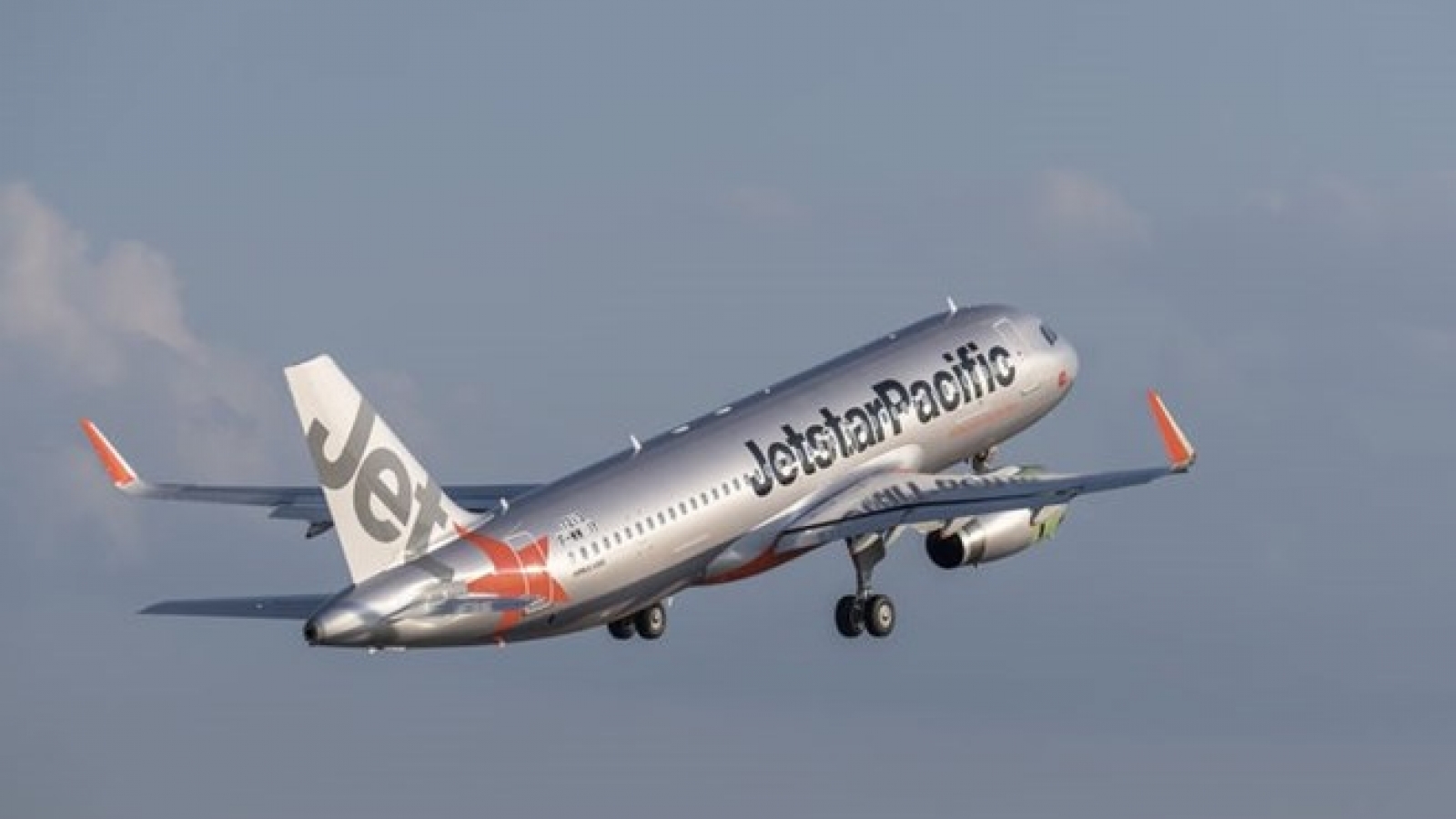 Saigon Tourist to auction stakes in loss-making Jetstar airline