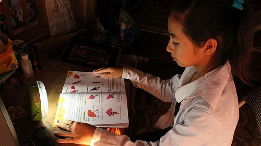 Panasonic lanterns give Vietnam’s poor children access to solar power