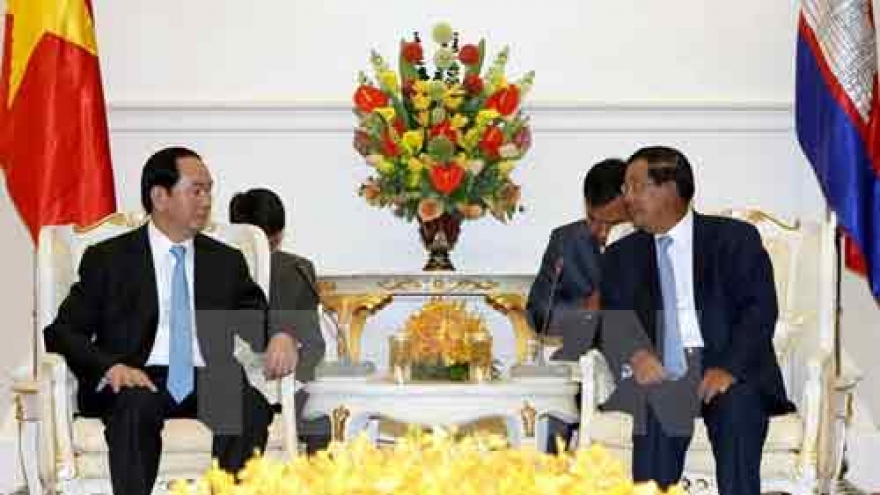 
        Vietnam, Cambodia issue Joint Statement
                              