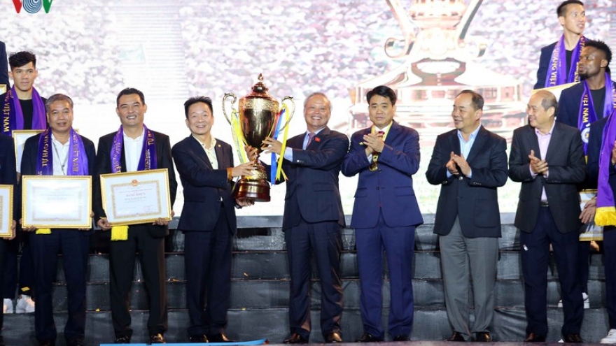 Hanoi FC enjoy impressive celebration ceremony to mark successful season