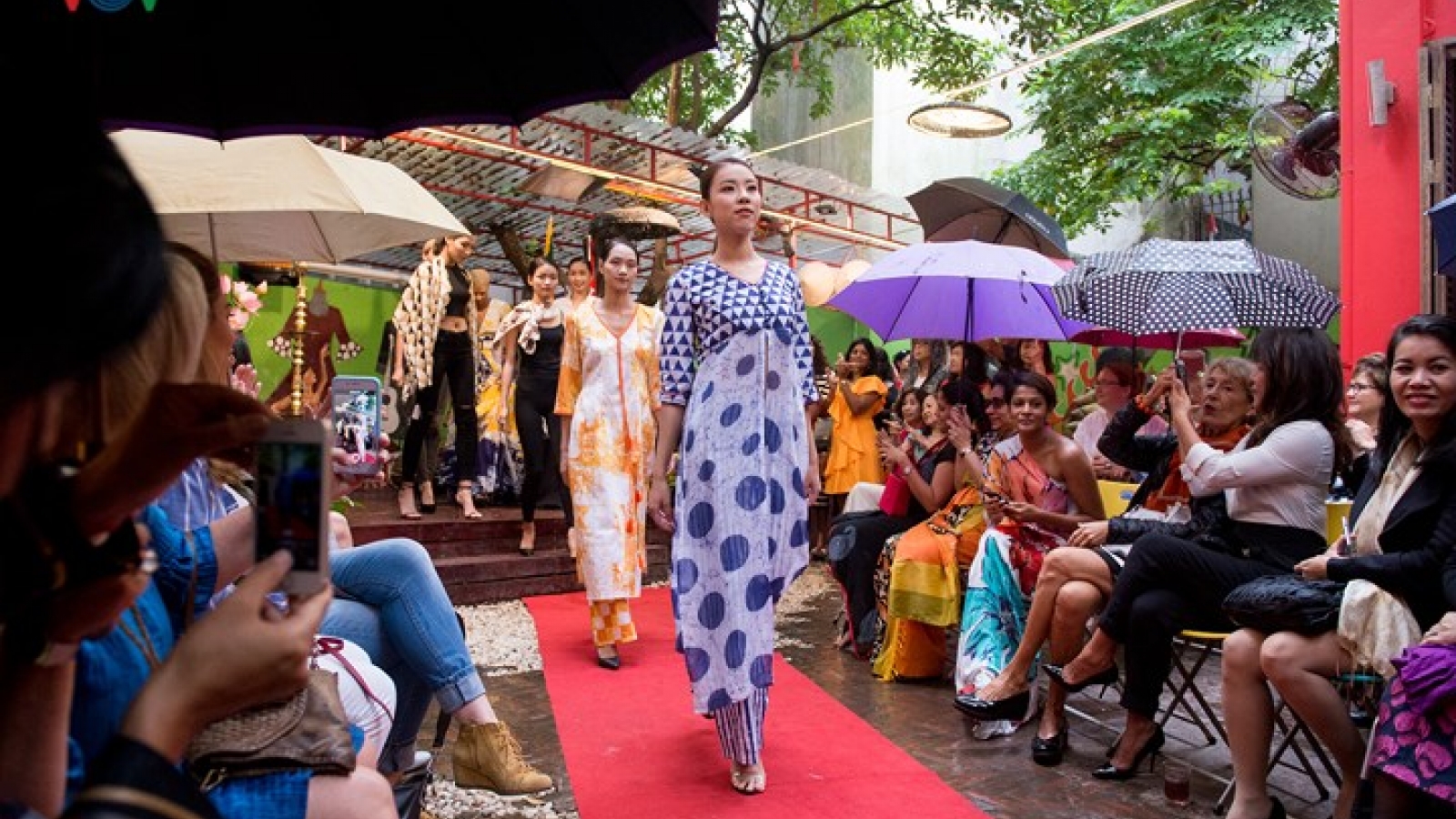 Sri Lanka designer’s fashion collection a hit on Hanoi launch