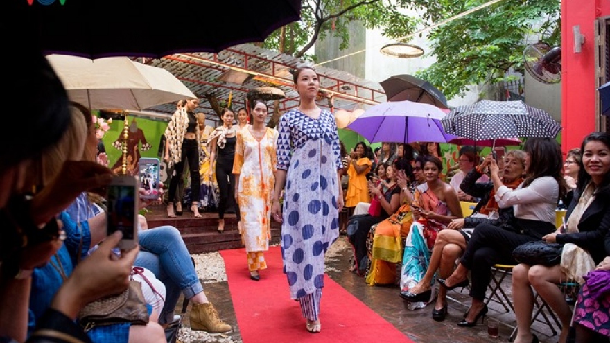 Sri Lanka designer’s fashion collection a hit on Hanoi launch