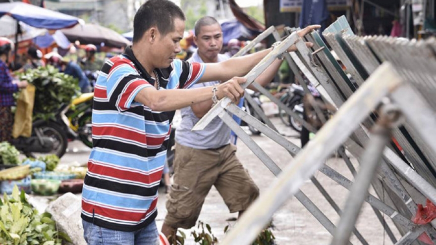 
        Doksuri cleanup: Vietnam picks up the pieces from monster storm
                          
                      
