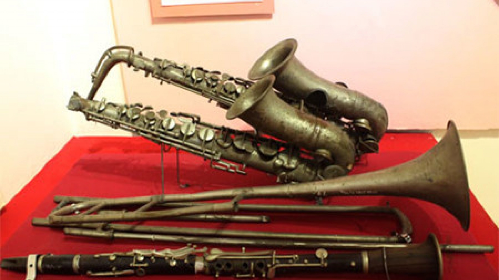 August Revolution through historical artifacts