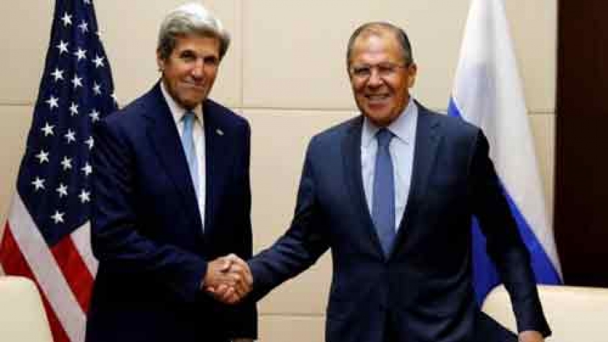Kerry hopes to work with Russia on Syria, UN aims to restart talks