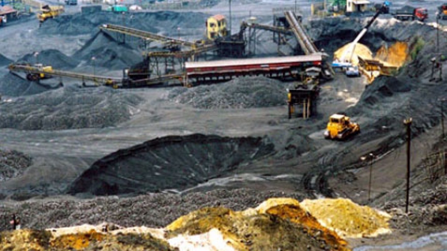 
        Vietnam, Australia boost mining cooperation 
                              