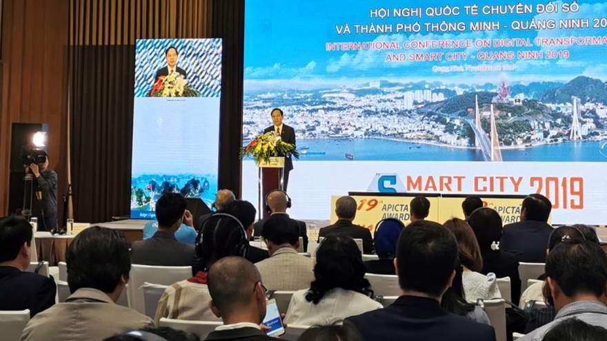 Int’l conference discusses digital transformation towards building smart cities