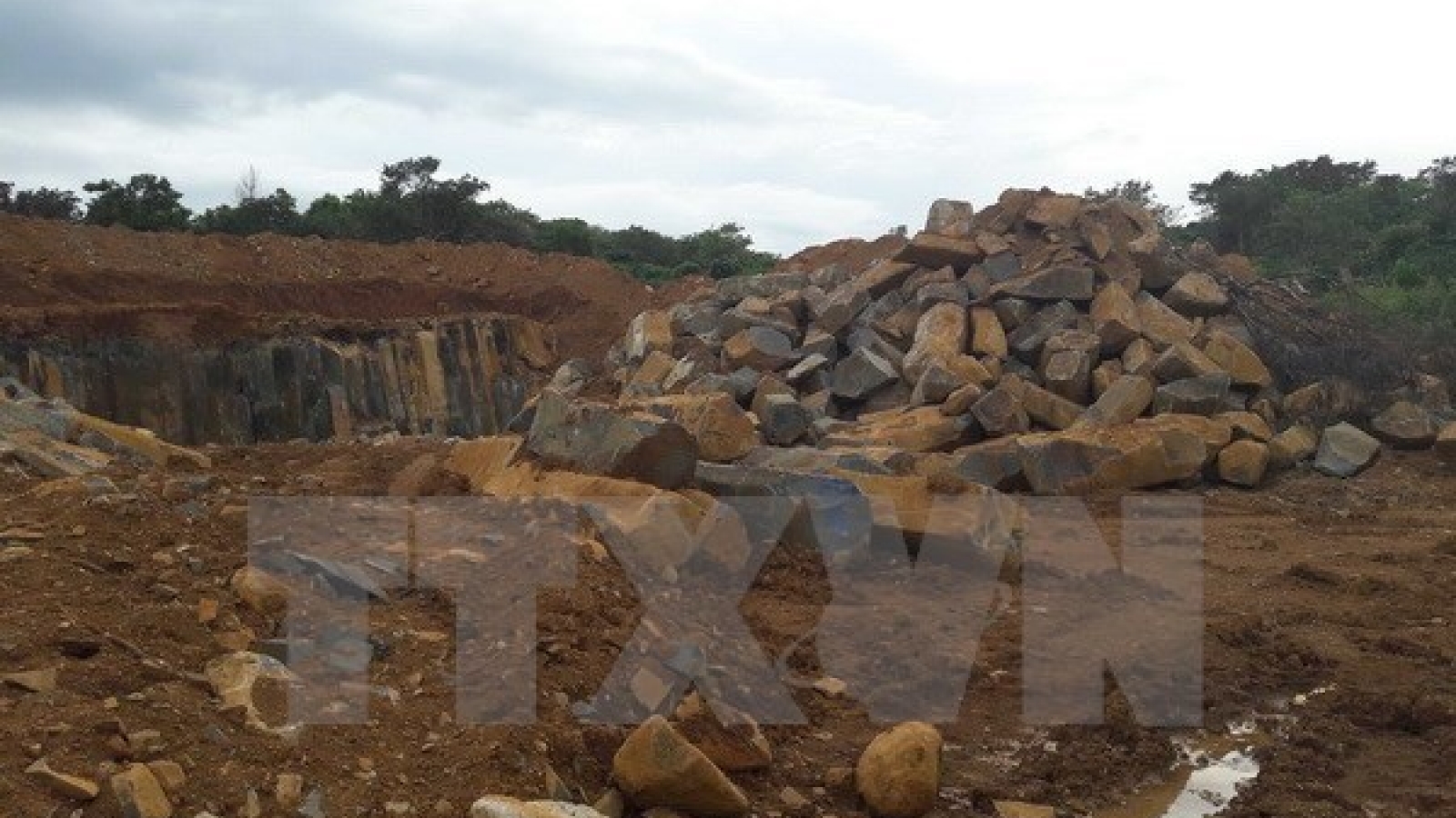 Illegal mining continues in Dak Nong