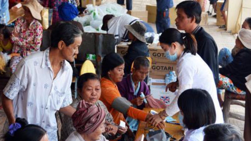 Free medical check-ups for poor OVs and Cambodian people