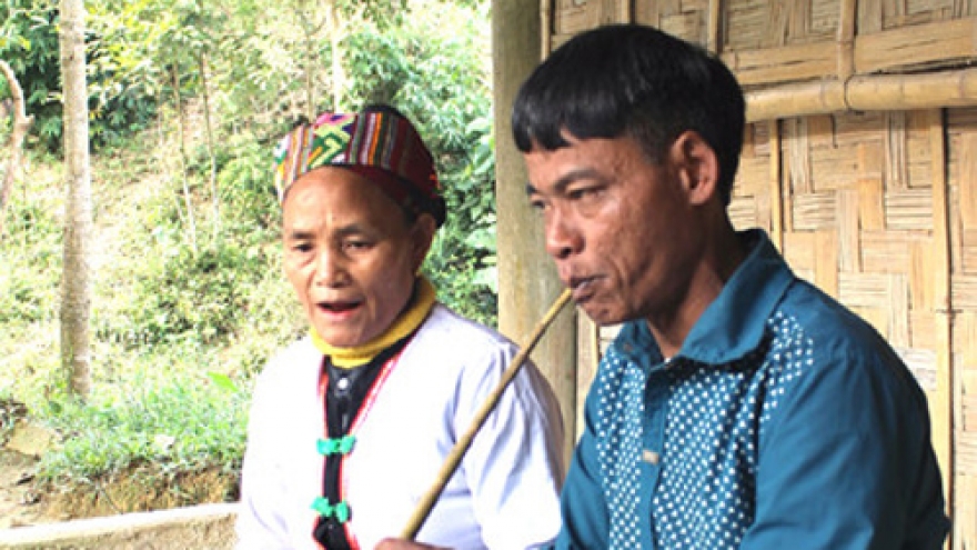 Mountains and forests in the life of the Kho Mu