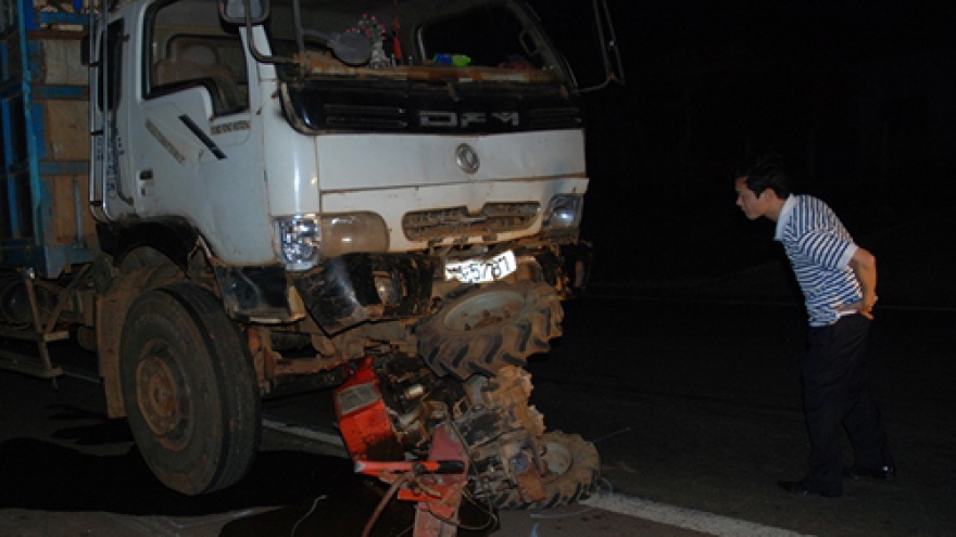 5 killed, 9 injured in road accident in central Vietnam