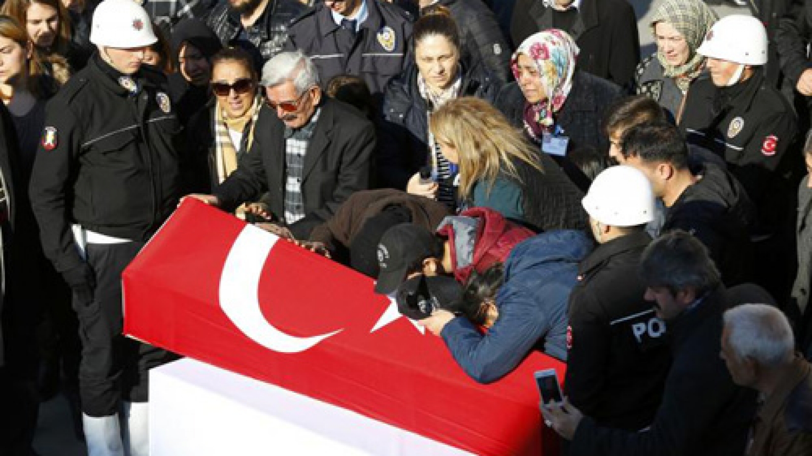 Kurdish militants claim responsibility for Istanbul attack that killed 38