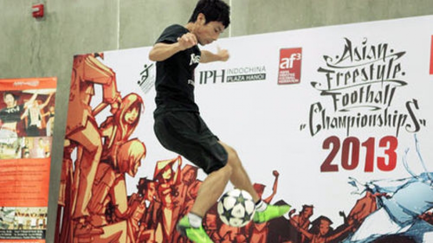 Do Kim Phuc wins Asian Freestyle Football Champs