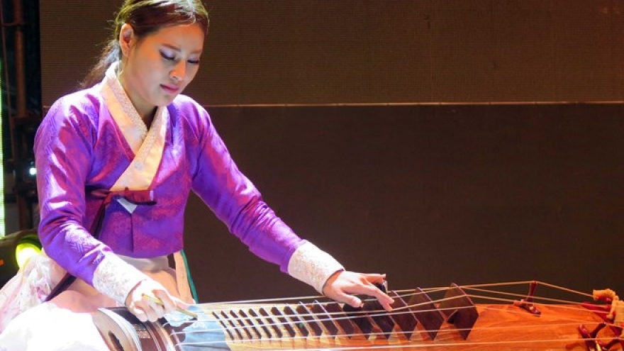 RoK introduces traditional, modern culture in Hoi An