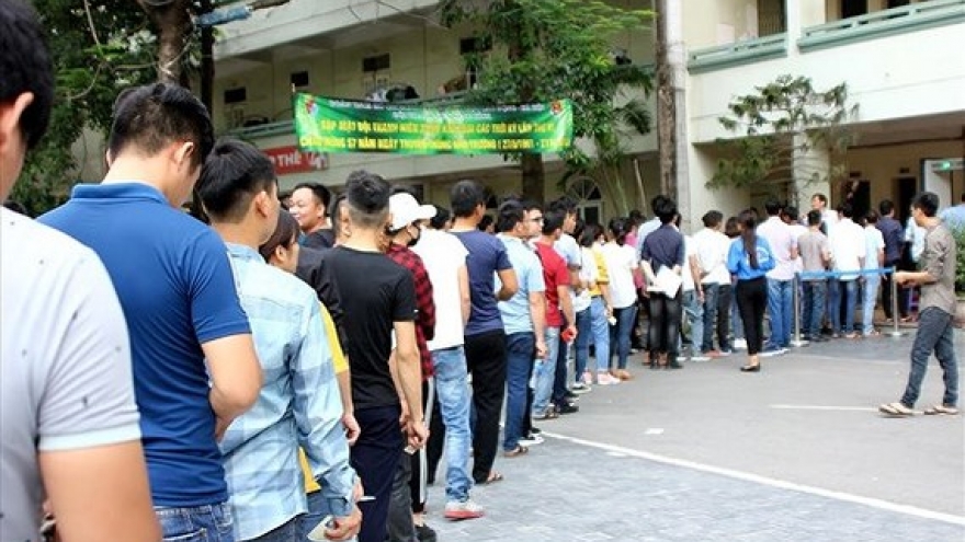Thousands of Vietnamese laborers sit Korean-language tests
