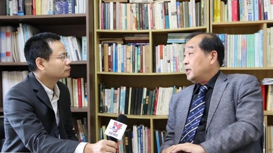 Korean scholar urges use of int’l norms to peacefully solve East Sea issue