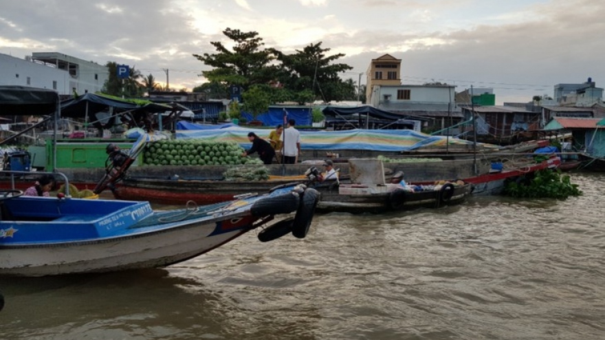 Cai Rang floating market